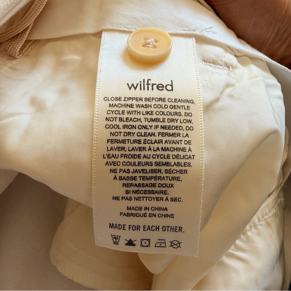 Aritzia The Effortless Short™ Mid-Thigh - Crepette™, Light Birch - Picture 5 of 13